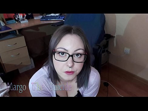 ❤️ Ọmọbinrin ti o ni gbese pẹlu awọn gilaasi buruja Dildo jinna lori Kamẹra ❤️❌ Ohun onihoho ti ile  ❌️❤